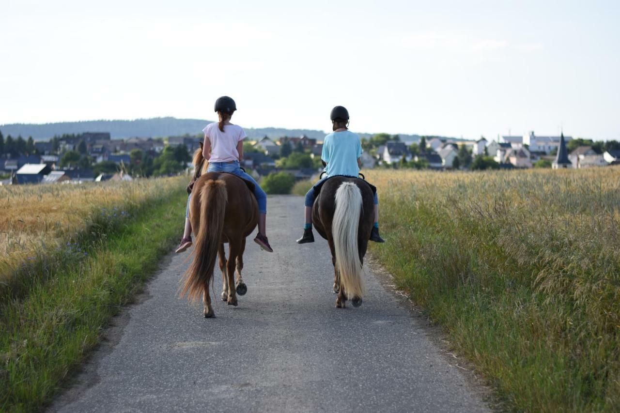Landhof - Tierische Auszeit In Unseren Gemuetlichen Appartement Lieg
